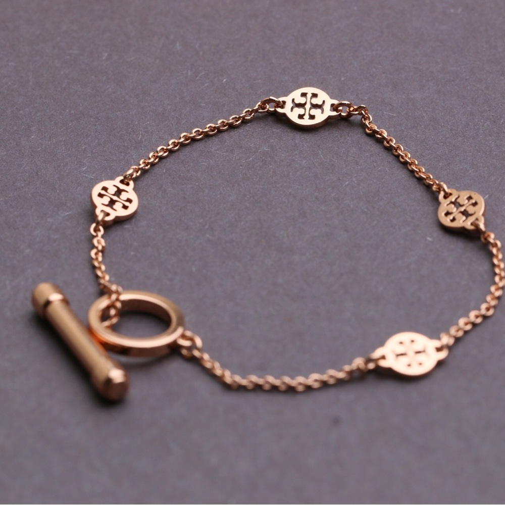 Tory Burch Logo Toggle Short bracelet in Rose Gold